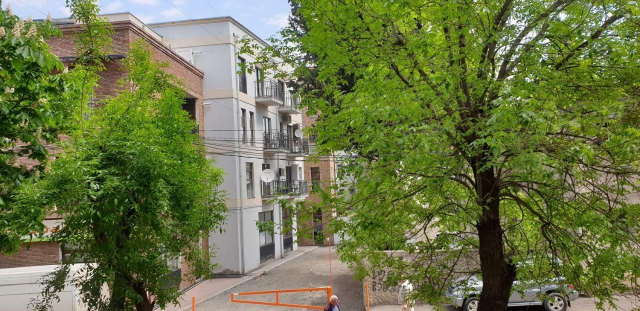 Nino'S Hotel On Tsamebuli Tbilisi Esterno foto